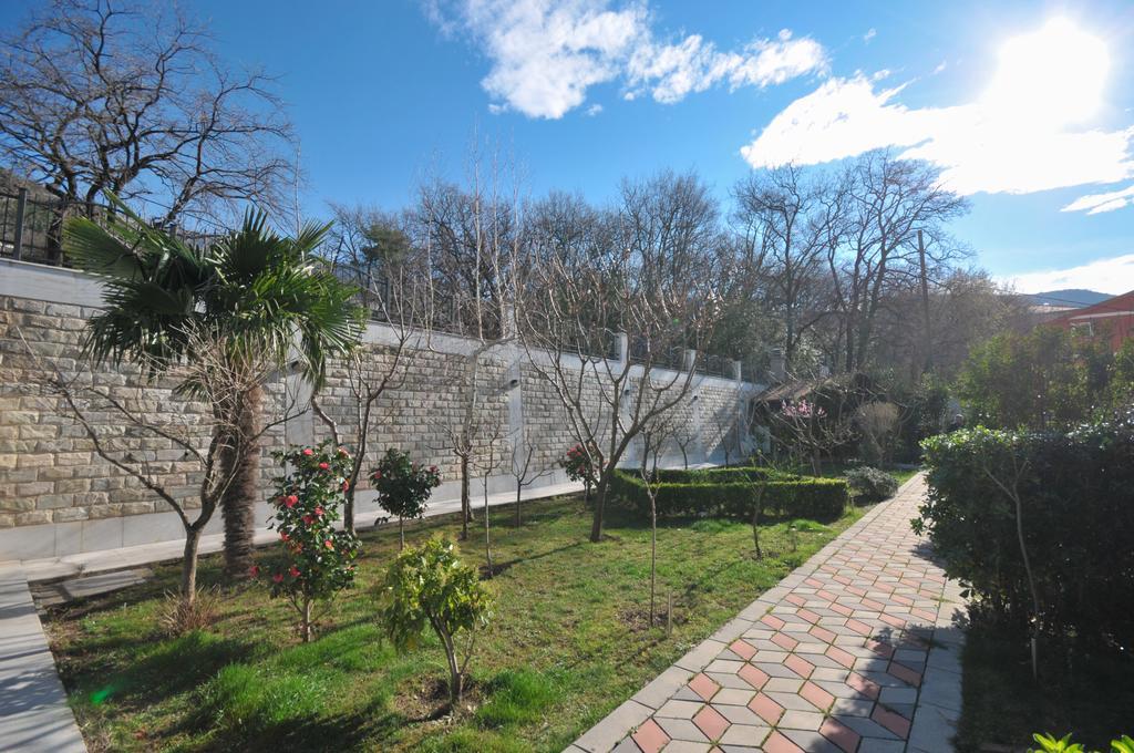 Apartmani Maini Apartment *