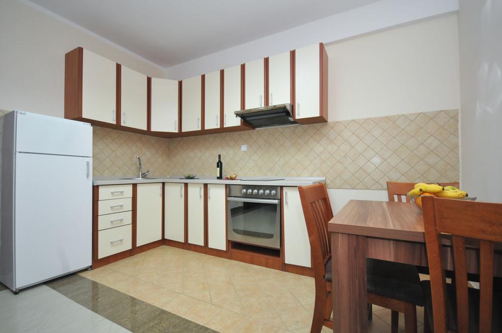 Apartmani Maini Apartment *