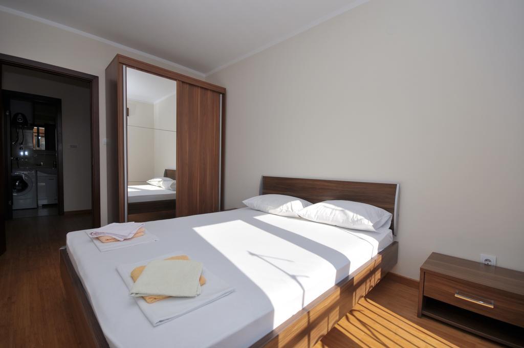 Apartment Apartmani Maini *